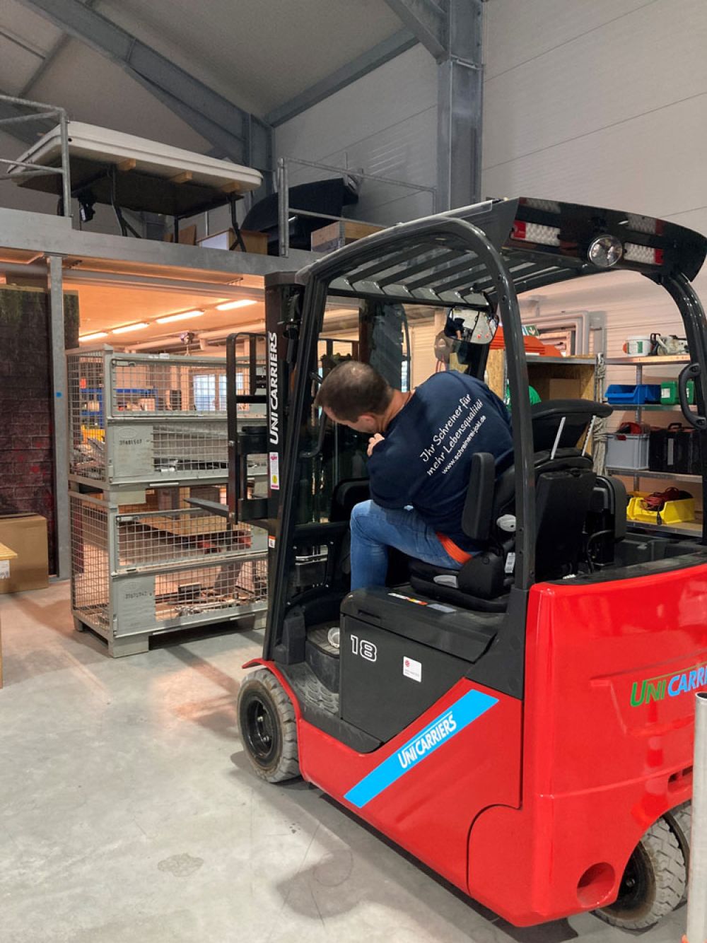 Seminar - Staplerschein, Stapeln von Gitterboxen